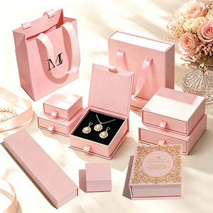Caja de Embalaje de Joyería Rosa <span class=keywords><strong>al</strong></span> <span class=keywords><strong>por</strong></span> <span class=keywords><strong>Mayor</strong></span>, Disponible en Fábrica, <span class=keywords><strong>para</strong></span> Collar, Anillo, Pulsera, Pendientes, Caja de Papel, Caja de Joyería Personalizada con Logotipo - Product Image 1