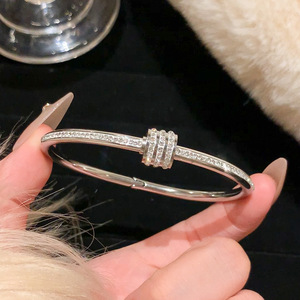 Bracelets de mode en acier inoxydable plaqué or 18 carats avec zircon électrolytique pour femmes, vente en gros - Product Image 6