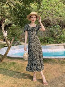 European American Floral Waist Dress with Lace &amp; Button Decor Short Sleeve Slit Square Collar Casual Sexy French Long <strong>Skirt</strong> - Product Image 5