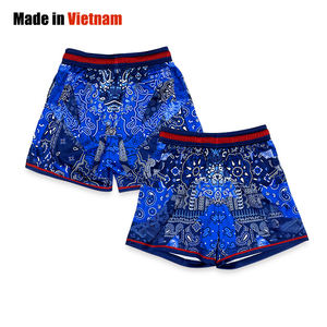 Shorts de basket-ball imprimés personnalisés tendance, style streetwear classique, en maille respirante, séchage rapide, 100% polyester, pour le sport - Product Image 1