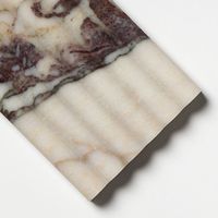 Carreaux de Marbre Calacatta Viola Bords Cannelés, Design Mural Fini Honed, Luxe Moderne Italien YUSHI pour Appartement
