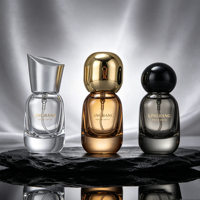 Pulvérisateur de parfum portable de 15 ml de qualité supérieure avec flacon en verre de couleur personnalisée et bouchons de pulvérisation élégants