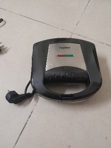 Sandwich <b>Maker</b> Power 750W /230V/ 50 Hz Non-stick coated plates for easy cleaning Thermostatically controlled Over heat safety - Product Image 4