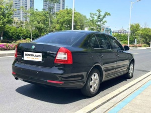 <span class=keywords><strong>Occasion</strong></span> 2012 <span class=keywords><strong>Skoda</strong></span> <span class=keywords><strong>Octavia</strong></span> Yijun Edition 1.6L <span class=keywords><strong>Essence</strong></span> Automatique Intérieur sombre R15 Pneus Sièges cuir FWD - Product Image 5