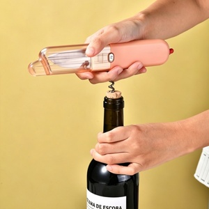 Éplucheur multifonctionnel en acier inoxydable de qualité supérieure avec ouvre-bouteille intégré, idéal pour la cuisine quotidienne à la maison et les repas en plein air - Product Image 3
