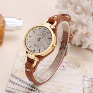 Reloj de Cuarzo para Mujer, Estilo Punk, con Remaches, Correa de Cuero Delgada, Minimalista, Casual, Venta al Por Mayor para Microempresas - Product Image 2