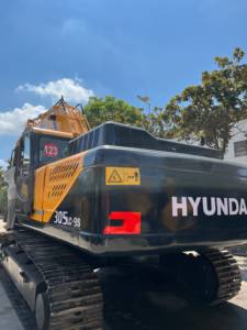 รถขุดฮุนได 305LC-9S ปี 2023 มือสอง สำหรับงานก่อสร้าง พร้อมอะไหล่หลัก เครื่องยนต์แท้ 30 ตัน PLC - Product Image 5