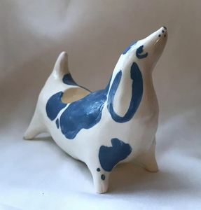Candelero pequeño de cerámica hecho a mano para perro salchicha - Product Image 6