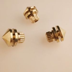 Altavoz de audio directo de fábrica con acabado pulido Cobre puro Cono bajo Fiebre Amortiguador Clavo de pie corto con punta puntiaguda - Product Image 1