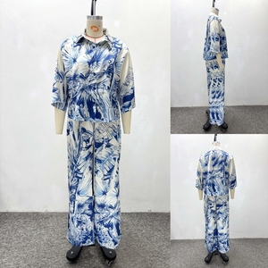 Set Trendy da <span class=keywords><strong>Donna</strong></span> con Stampa Tropicale, 2 Pezzi: <span class=keywords><strong>Camicia</strong></span> con Maniche 3/4 <span class=keywords><strong>e</strong></span> Bottoni & <span class=keywords><strong>Pantaloni</strong></span> a Gamba Larga, <span class=keywords><strong>Completo</strong></span> Elegante da <span class=keywords><strong>Donna</strong></span> - Product Image 4