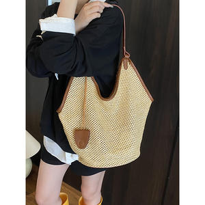 Sac de plage tendance pour femme, imperméable, portable, fourre-tout à poignée unique, en paille tressée, doublure polyester, toutes saisons, sac à bandoulière - Product Image 2