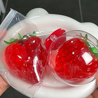 Jouets à presser en forme de grande fraise, boule souple faite à la main en TPR à peau fine, ne rebondit pas