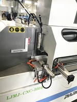 Scie à coins CNC PARKER pour la découpe d'angles de portes et fenêtres en PVC, aluminium et acier avec moteur