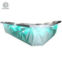Comptoir de bar de boîte de nuit en surface solide, comptoir de bar de restaurant moderne, design de comptoir de bar de luxe avec éclairage LED