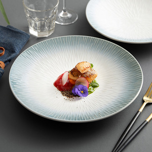 Plato de Porcelana Premium con Textura Radial Estilo Nórdico en Blanco y Azul, Vajilla Versátil para Banquetes y Catering de Hotel - Product Image 3