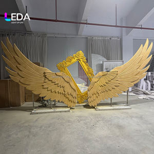 Arco de Fotos LEDA Acrílico Moderno Desmontable con Alas de Ángel Doradas, Soporte para Fondo de Fotografía para Eventos Profesionales de Boda - Product Image 3