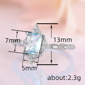 Anello H388 in Moissanite, Argento 925, Taglio Smeraldo, Montatura a Griffe, Fede di Fidanzamento da Donna - Product Image 4