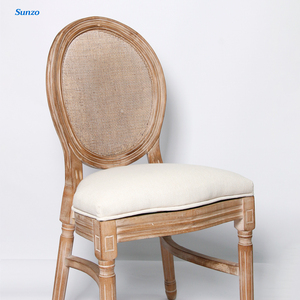 <span class=keywords><strong>Chaise</strong></span> <span class=keywords><strong>de</strong></span> banquet empilable <span class=keywords><strong>de</strong></span> style <span class=keywords><strong>Louis</strong></span> <span class=keywords><strong>XVI</strong></span> français, en bois massif avec dossier en rotin, pour événements et mariages, vente en gros à prix réduit - Product Image 3
