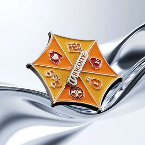 เข็มกลัดโลหะงานฝีมือคุณภาพสูง ของที่ระลึก เครื่องประดับแฟชั่น พร้อมลายสลัก จากกวางตุ้ง สำหรับของขวัญวันหยุด - Product Image 1