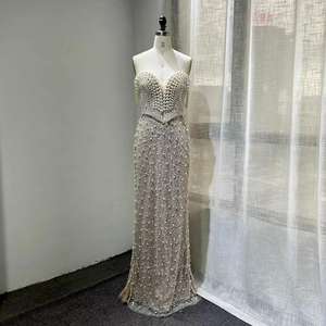 Abito da Sera a Sirena da Sposa 2024 Stile Dubai Bianco e Nudo Elegante con Perle e Spalline Sottili - Product Image 4