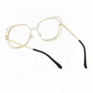 Lunettes d'ordinateur pour femmes, nouvelle mode 2021, logo personnalisé, verres transparents TR90, style œil de chat, anti-lumière bleue - Product Image 3