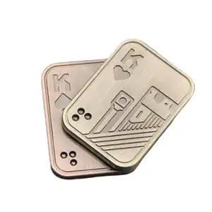 Groothandel Metalen Speelgoed Decompressie Poker Push Card Carry Metalen Hand Push Ring Coin