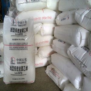 เม็ดพลาสติก LLDPE คุณภาพสูง วัตถุดิบเกรดอาหาร LLDPE Q1018H สำหรับขึ้นรูปเป่าฟิล์มและบรรจุภัณฑ์ - Product Image 3