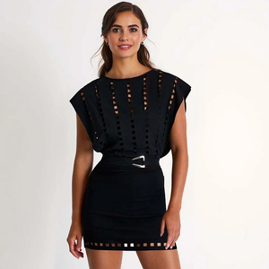 Venta al por mayor <span class=keywords><strong>de</strong></span> moda negro Bikini Set <span class=keywords><strong>de</strong></span> corte alto <span class=keywords><strong>traje</strong></span> <span class=keywords><strong>de</strong></span> <span class=keywords><strong>baño</strong></span> con <span class=keywords><strong>falda</strong></span> corta Sexy cuello en V Sexy hueco <span class=keywords><strong>traje</strong></span> <span class=keywords><strong>de</strong></span> <span class=keywords><strong>baño</strong></span> - Product Image 2