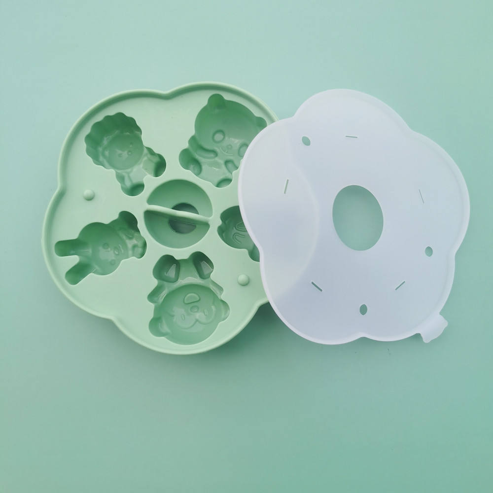 Hierba verde con palo