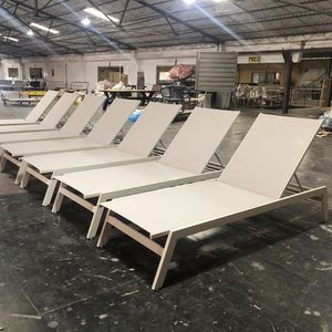 Chaises longues d'extérieur <span class=keywords><strong>en</strong></span> aluminium Darwin, couleur personnalisable, chaise longue <span class=keywords><strong>de</strong></span> piscine pour la vente, chaise <span class=keywords><strong>de</strong></span> plage pour hôtel, complexe hôtelier - Product Image 3