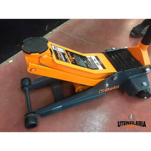 Beta 3029/2T 2t élévateur hydraulique à 4 roues à profil bas - Product Image 3