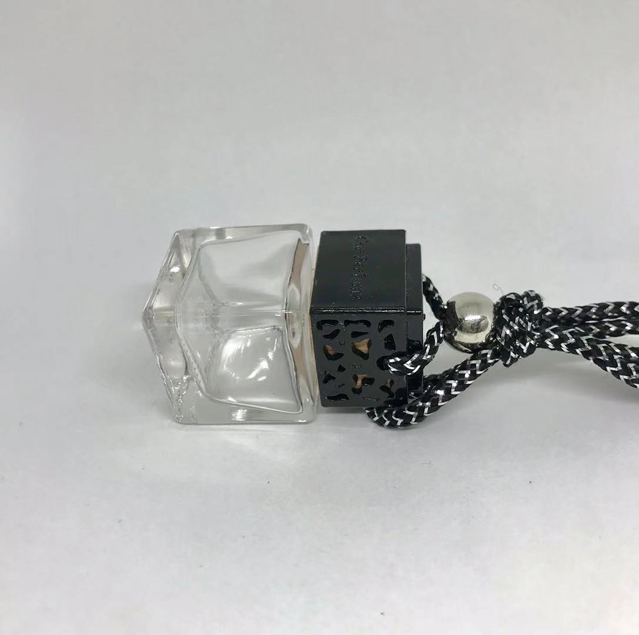 Tapa negra transparente