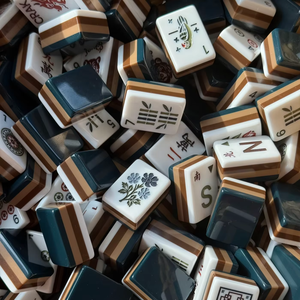 Juego de Mahjong Familiar de Lujo Estilo Americano Judío - Acrílico Duradero y Ecológico para Uso en Exteriores, Regalos, Fácil de Transportar, Diseño <span class=keywords><strong>Lyla</strong></span> - Product Image 1