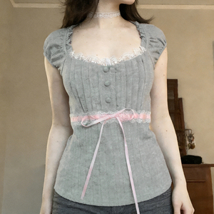 เสื้อยืดแขนสั้นผู้หญิง Y2K แต่งลูกไม้ตัดต่อ คอเหลี่ยม ติดกระดุมด้านหน้า ทรงเข้ารูป ผูกเอว สำหรับฤดูร้อน ขายส่ง - Product Image 2