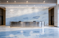 Dalles de marbre bleu populaires, luxe bleu ciel nuage blanc pour la décoration de panneaux muraux intérieurs en marbre