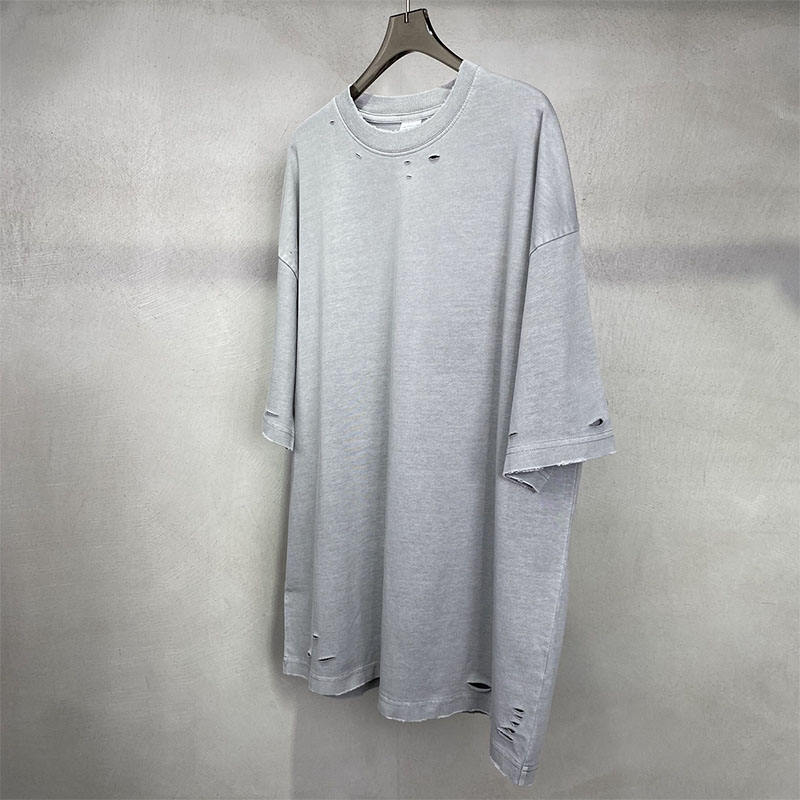 สีเทาเข้ม