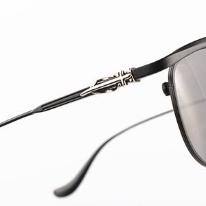 Lunettes <span class=keywords><strong>de</strong></span> soleil unisexes élégantes style coréen Titan Slim Pilot originales pour hommes et femmes, décontractées, pour la lecture, vente en gros, avec logo latéral, fabriquées en Chine - Product Image 6