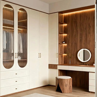 Porte sur mesure en bois massif, armoire murale, plinthe, meuble de salon, mobilier de salon