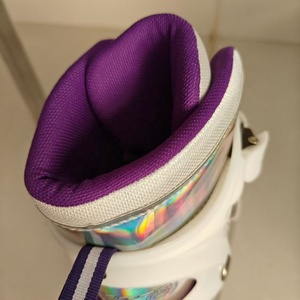 Nouvelles chaussures de roller à roulettes doubles à 4 roues avec semelle en PP et lumières clignotantes pour filles <span class=keywords><strong>Patins</strong></span> Roulettes - Product Image 4