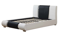 Cama Moderna King Size con Plataforma Tapizada en Cuero Sintético PU, Decorada con Tiras Cromadas de Alto Brillo