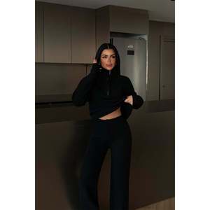 Ensembles de costumes noirs pour femmes avec détails de fermeture éclair - Product Image 3