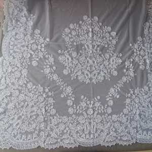Mantilla de Encaje Español Blanca Bordada, Manteleta Fallera Blanca - Product Image 2