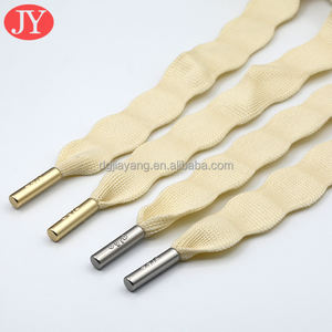 2026年新スタイル 20mm幅 ウェビングニットストラップ ドローコード 刻印ロゴ メタルチップ付き 靴用 ホームテキスタイル 環境に優しい ワックス加工 - Product Image 4