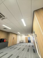 Plafond en fibre de verre à NRC élevé et résistance au feu de classe A, utilisé dans les hôpitaux