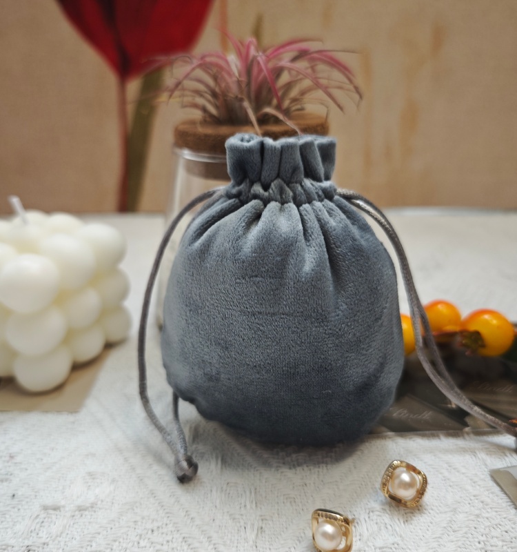 Gris foncé