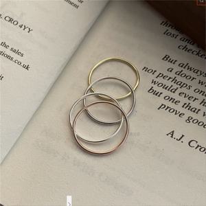 Anillo de Pareja Sencillo de Acero Inoxidable Chapado en Oro de 18K con Diseño de Rosa Elegante, Joyería Femenina para Mujer, Venta al Por Mayor - Product Image 4