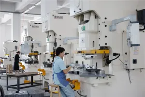 Cuchillas de Repuesto para Cortacésped Modelo LC-01, Fabricadas en China, Compatibles con GY20852 GX21784 AM141035 AM137757, Alimentadas por Batería - Product Image 6