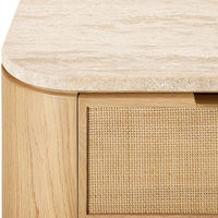 Meuble de rangement Rhoohill personnalisé en chêne blanc avec plateau en travertin, commode à 6 tiroirs en bois massif