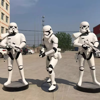 Sculpture de personnage de film télévisé personnalisée très vendue Statue grandeur nature en fibre de verre de personnage de Stormtrooper à vendre