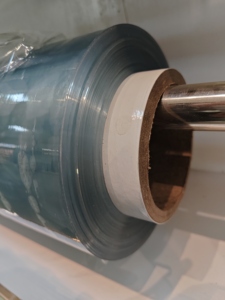 <span class=keywords><strong>PVC</strong></span> industriel, flexible avec élasticité, permettant une légère déformation, film brillant et film mat, film de laminage à froid - Product Image 5